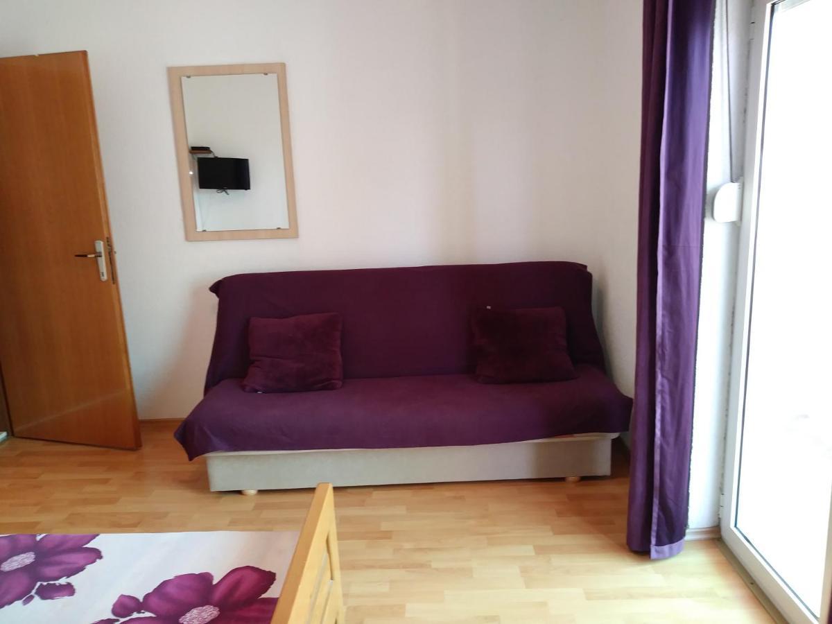 Nives Apartmani Pakoštane Exterior foto
